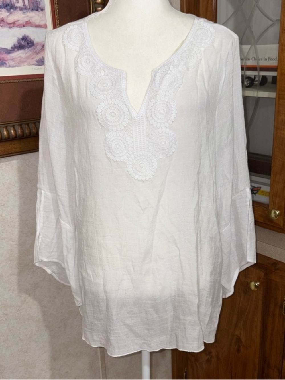 Zac & Rachel size X-Large white semi sheer embroidered v/neck blouse EUC